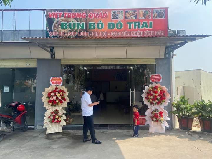 Quán phở việt trung