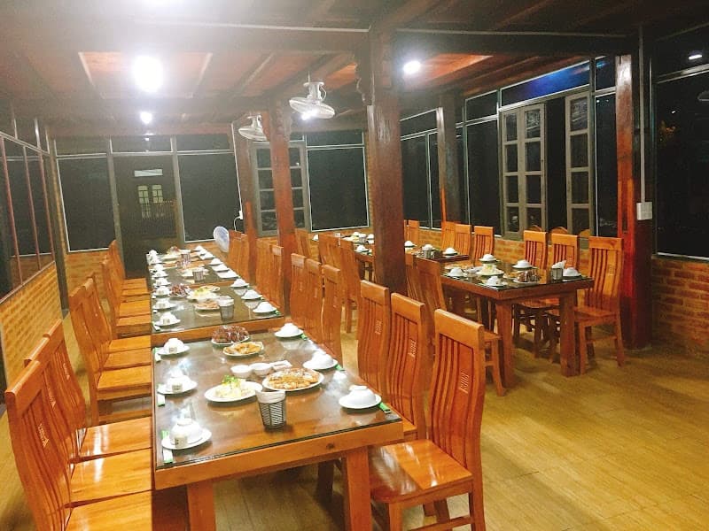 Nhà hàng Nhà sàn Núi Trúc