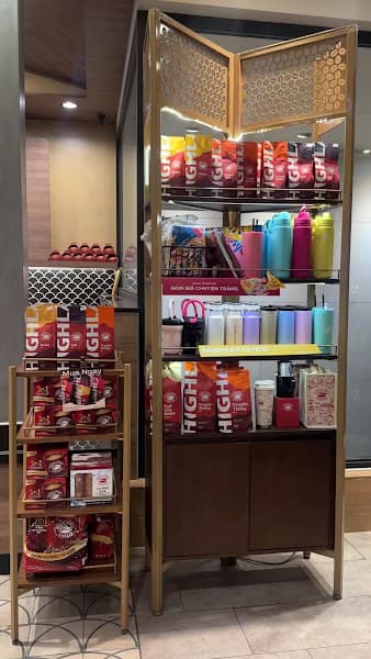 Hình ảnh Highlands Coffee 55 Vườn Lài - 2