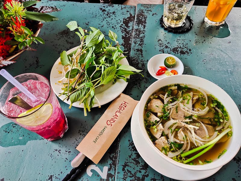 Hình ảnh Highlands Garden Cafe - 6
