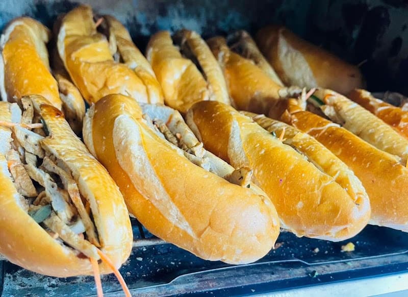 Hình ảnh Bánh Mì Chả Cá Cô Tiên - 4