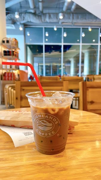 Hình ảnh Highlands Coffee Tops Market Âu Cơ - 4