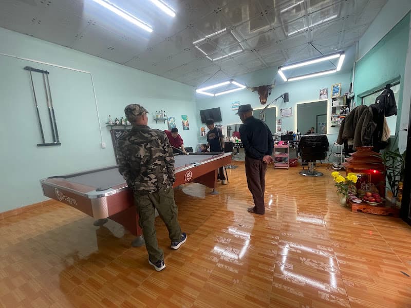 Hình ảnh HUCA Barber Shop & Billiards Hood - 8