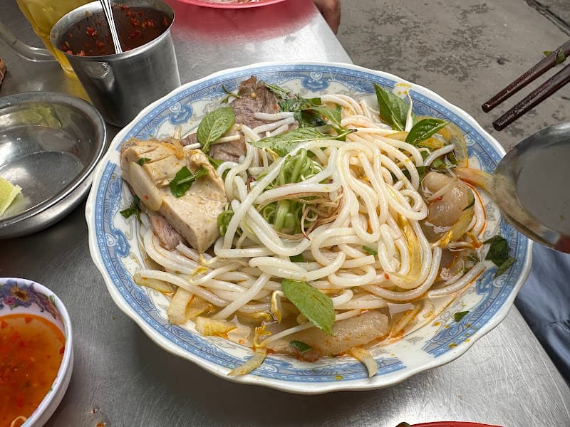 Bún bò Bồn nước - Chung cư Nguyễn Thiện Thuật