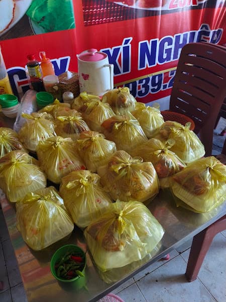 Hình ảnh Cơm gà xối mỡ Phương - 4