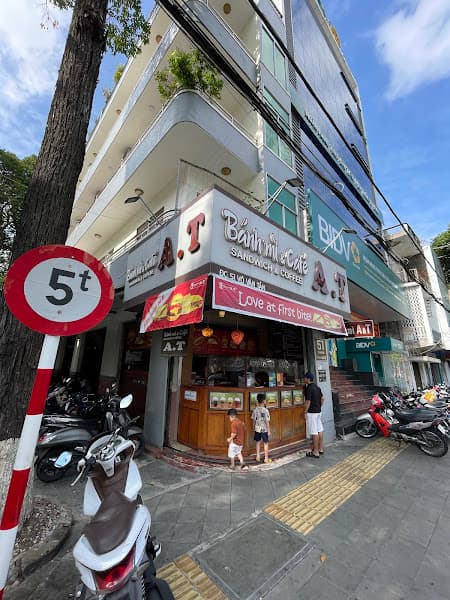 Ảnh bìa Bánh mì và café A.T