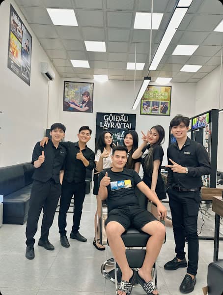 Hình ảnh SHINE CENTER - Cắt Tóc Nam và Gội Đầu Thư Giãn - 2