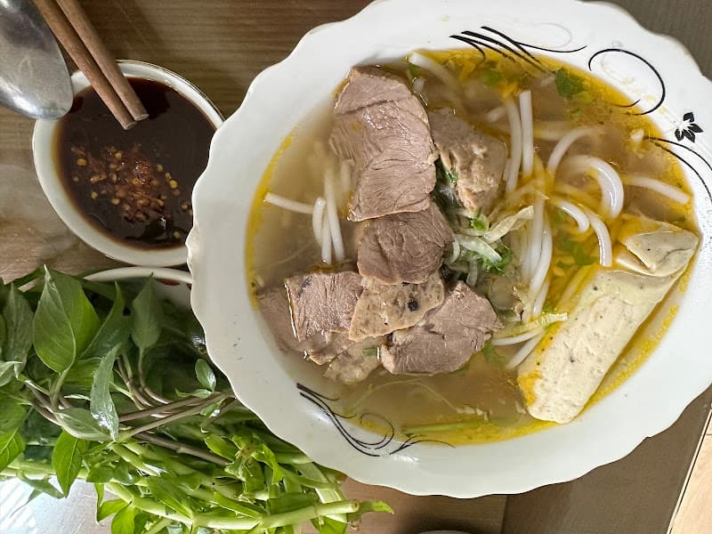 Hình ảnh Bún Bò Huế Tư Lùn , Gỏi Cuốn Và Ăn Vặt - Hẻm 12 Chợ Da Liễu (Đường 3 Tháng 2) - 6