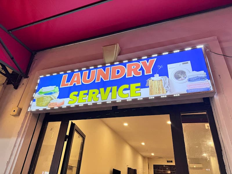Hình ảnh LAUNDRY SERVICE - PICK UP AND DELIVERY - 2