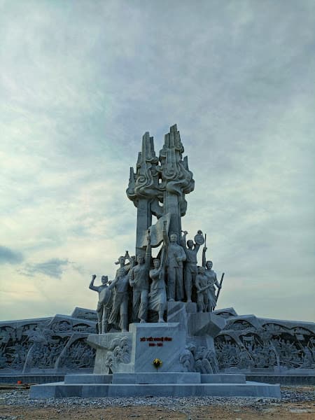 Hình ảnh Mộ Liệt sỹ Xô Viết Nghệ Tĩnh - 2