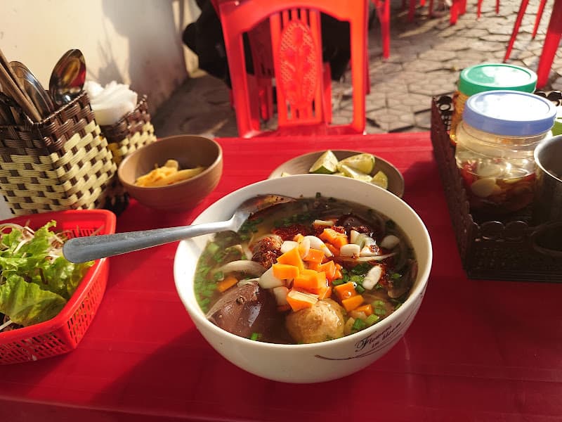 Bún Bò Huế (Luân Phương)