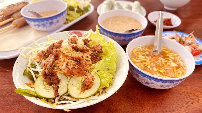 Hình ảnh Bánh Ướt - Bún Thịt Nướng Huyền Anh - 3