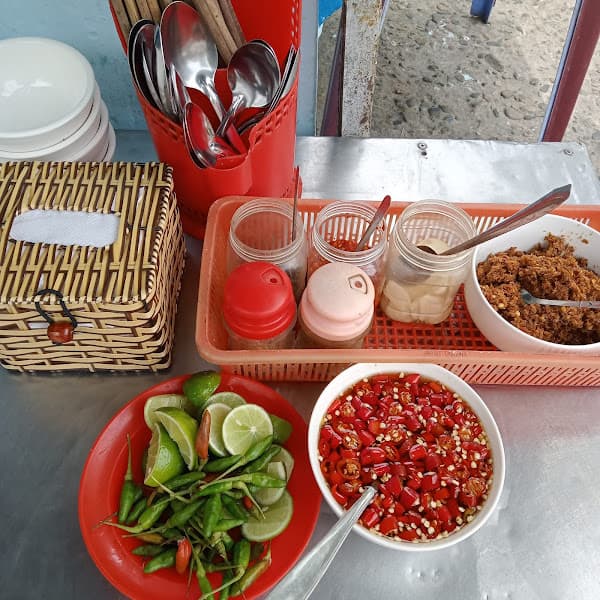 Hình ảnh Bún bò Huế mỡ nổi Cô Lan - Miếu An Lạc - Từ năm 2010 - 5