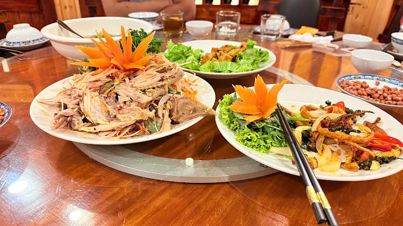 Hình ảnh Hầm Rượu Vòng Xoay - 4
