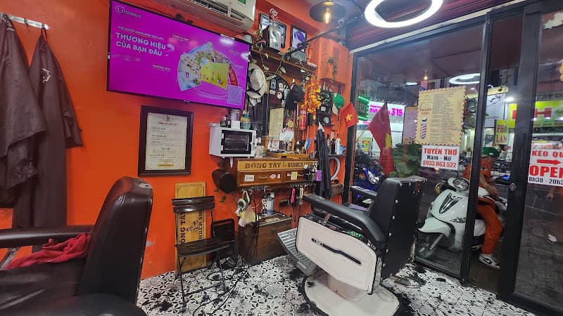 Hình ảnh Đông Tây Barbershop - 234 Nguyễn Thái Sơn - 2