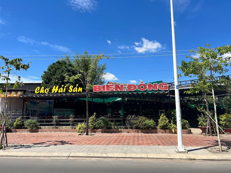 Chợ hải sản Biển Đông