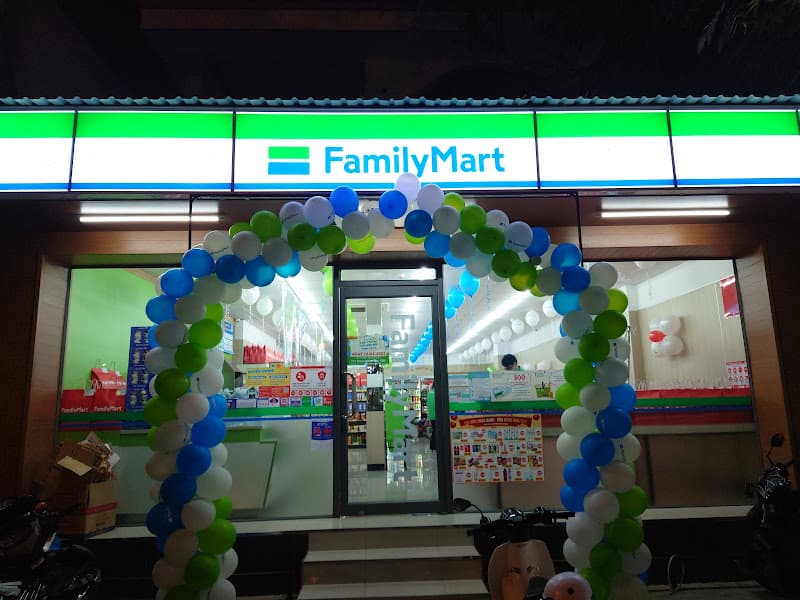 Ảnh bìa Family Mart