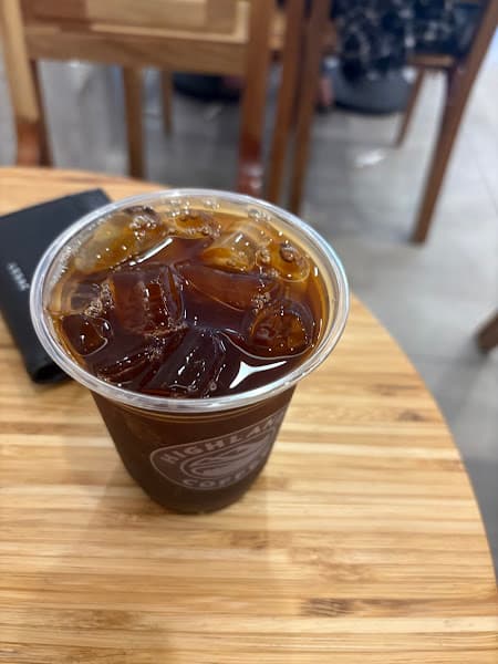 Hình ảnh Highlands Coffee 96 Định Công Hà Nội - 3