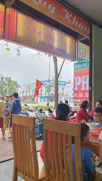 Quán Phở Bò Cười