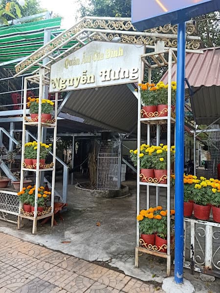 Hình ảnh Quán ăn Gia Đình Nguyễn Hưng - 3