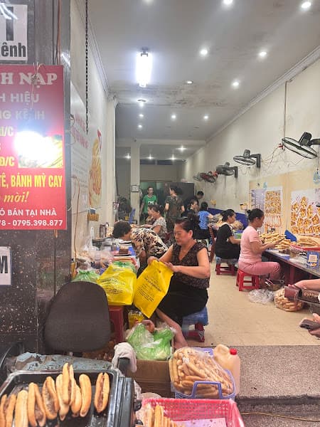 Hình ảnh Bánh Mỳ Cay Ông Già Khánh Nạp - 4