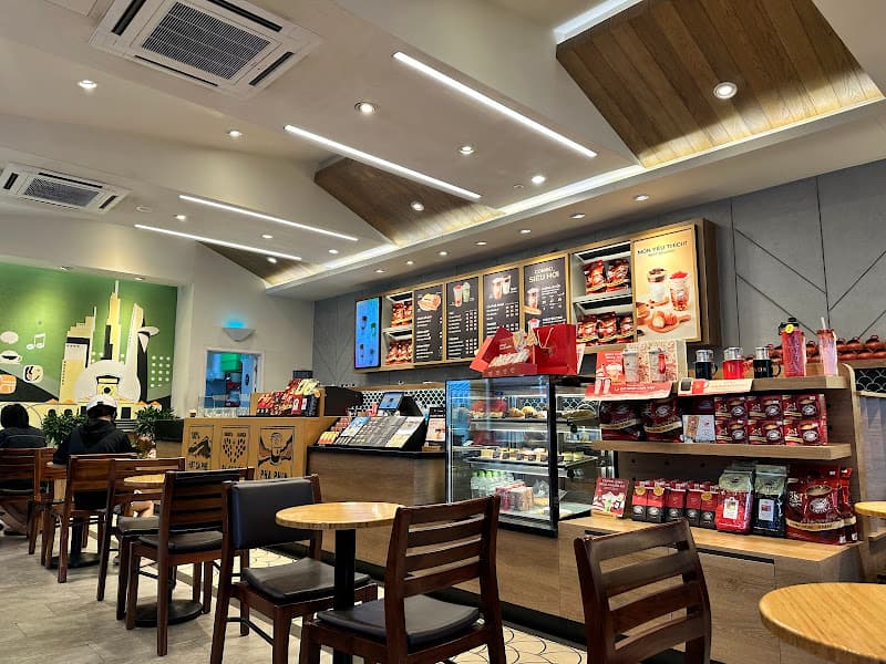 Hình ảnh Highlands Coffee 377 Tân Kỳ Tân Quý - 3