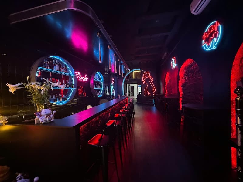 Hình ảnh Pink Pub & 노래방 - 289 Văn Cao - 6