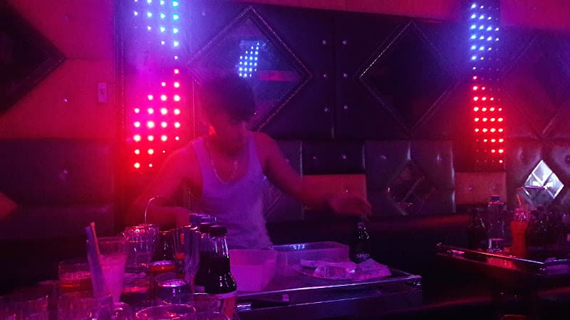 Ảnh bìa Karaoke Tuyến Hồng