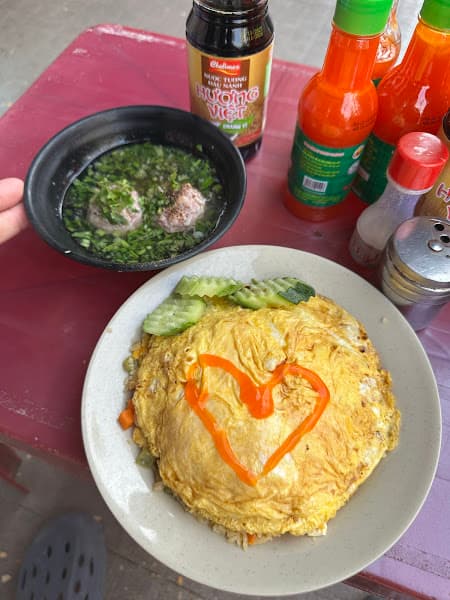 Hình ảnh Bánh mì Xíu mại Ốp la Cơm chiên - 2