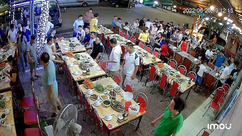 Nhà Hàng Sóng Biển