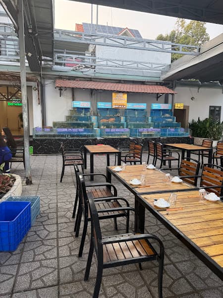 Hình ảnh Nhà Hàng Không Gian - 2