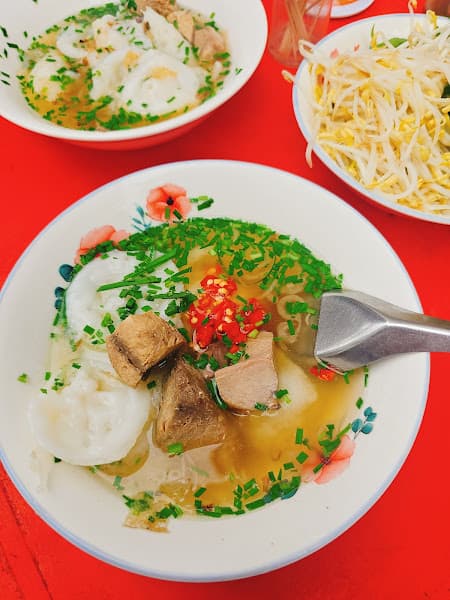 Bánh căn nước cá Cô Dư