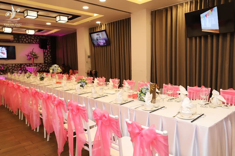 Nhà Hàng Vạn Lộc Phát