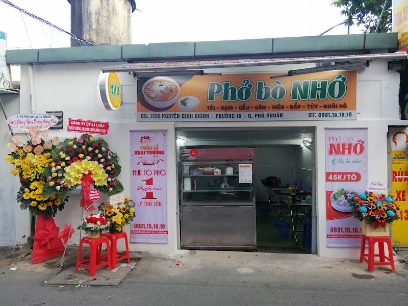 PHỞ NHỚ - Phở Bò ; Bún Bò Huế ; Cơm Gà ; Miến Gà ; Hủ Tiếu, Mì Hoành Thánh Xá Xíu - 113B Nguyễn Đình Chính, Q. Phú Nhuận