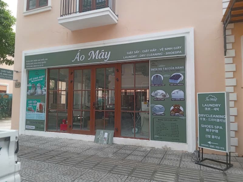 Hình ảnh Áo Mây Phú Quốc Laundry, Shoesspa - Giặt Sấy Nhanh, Giặt Hấp, Vệ Sinh Giày - 3