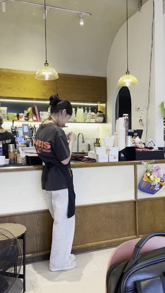 Hình ảnh HOW café - 3