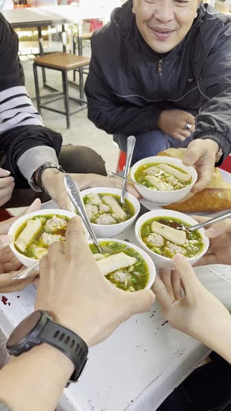 Hình ảnh Bánh mì xíu mại Bà Thoa - 4