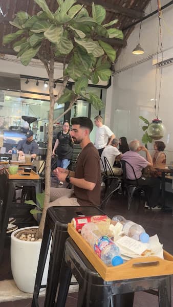 Hình ảnh Gau Coffee & Bakery - 2