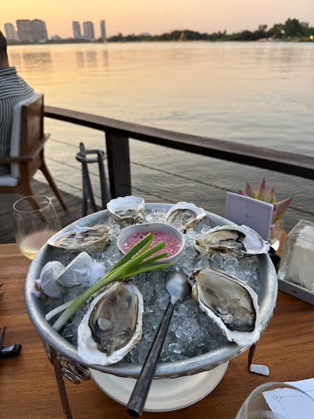 Hình ảnh The Deck Saigon - 3