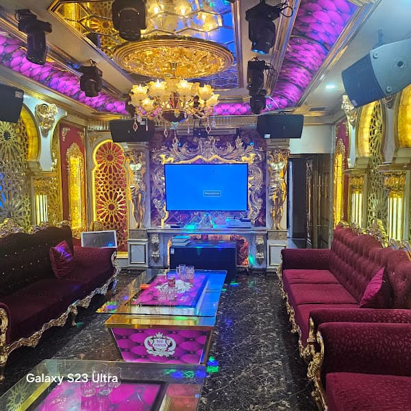 New Boom Boom Karaoke (붐붐가라오케)