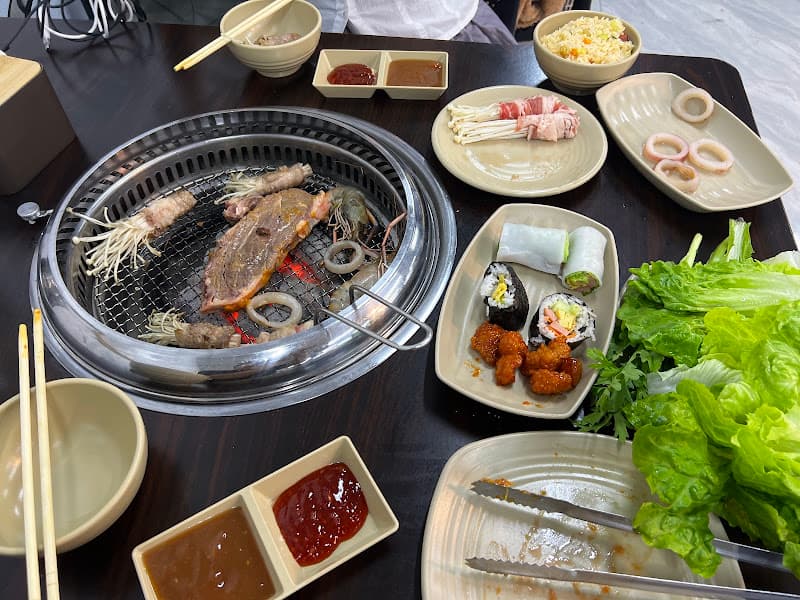 Hình ảnh BẾP NHÀ MÌNH - Buffet Lẩu & Nướng - 2