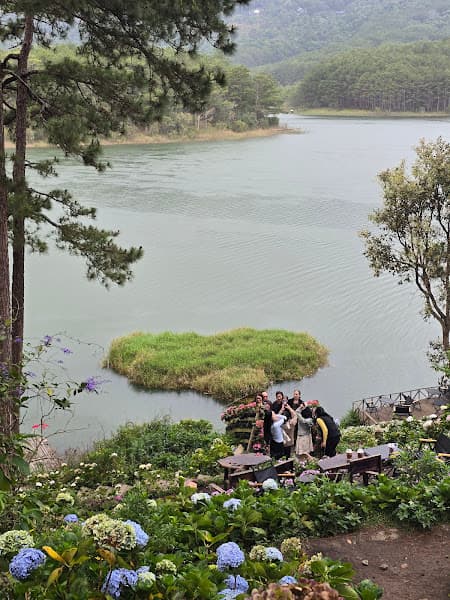 Hình ảnh Bánh mì xíu mại - Ánh Sáng - 4