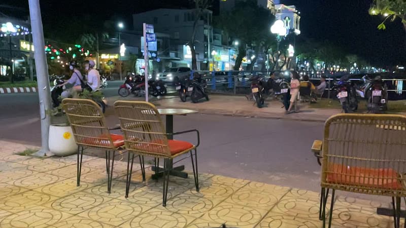 Hình ảnh Quán cà phê Bờ Hồ - 4