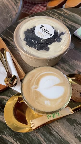 Hình ảnh Tiffins Desserts and Coffee - 3