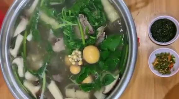 Hình ảnh Lẩu Gà Lá É - 3