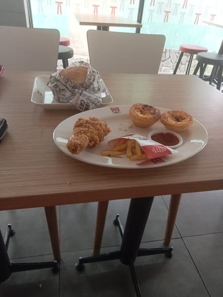 Hình ảnh KFC Đặng Thúc Vịnh - 4