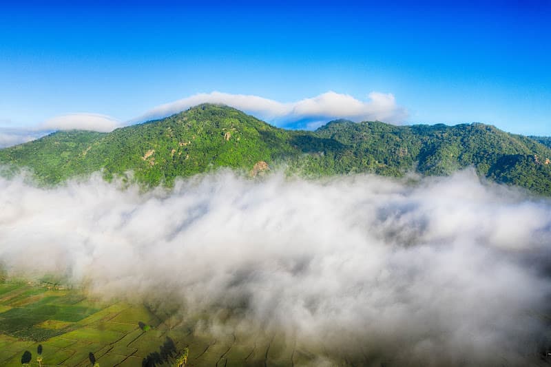 Khu du lịch Núi Cấm