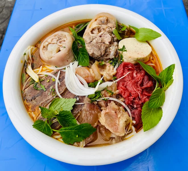 Hình ảnh Bún bò Huế Sơn Tùng - 3