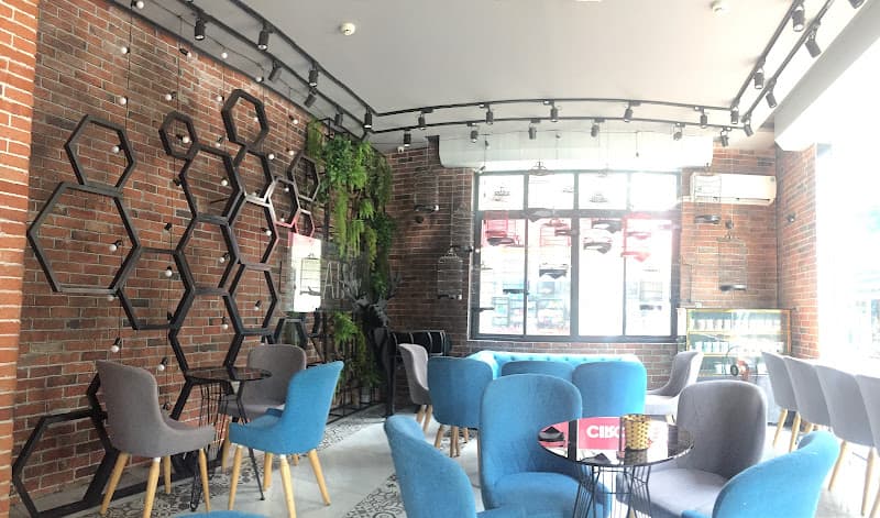 Hình ảnh THE ALLEY - 3