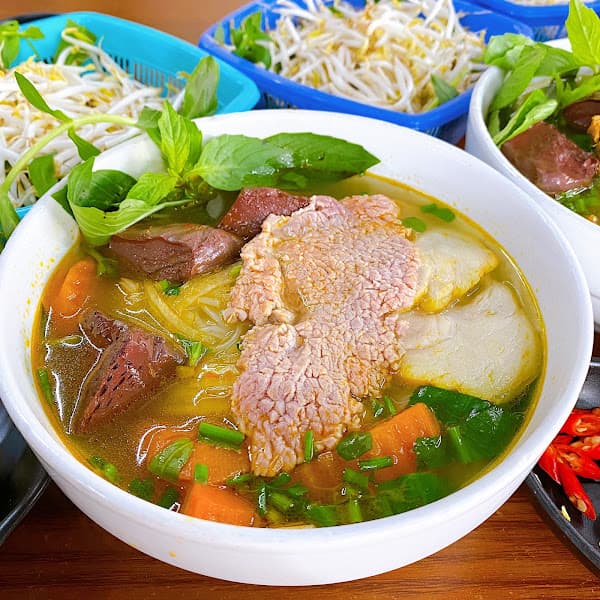 Hình ảnh Lò quay Chợ Lớn - Vịt quay tiêu Heo sữa quay - 2